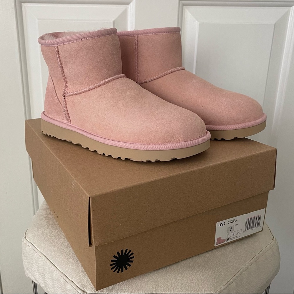 BRAND NEW UGG Classic Minis